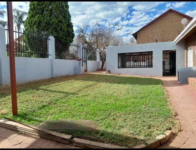 3 BEDROOM HOUSE FOR SALE IN LAUDIUM